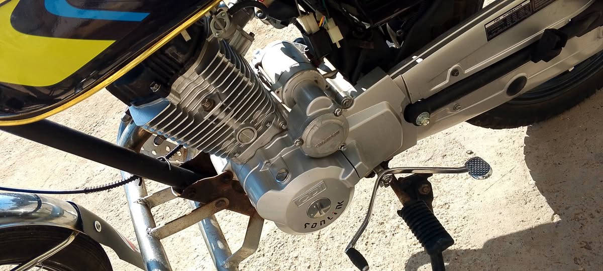 السلام عليكم دراجه سونك 2023وراق كامله عنون ديالى السعر 400ضفيره جديده بس ربط كلوب يحتاج***********
