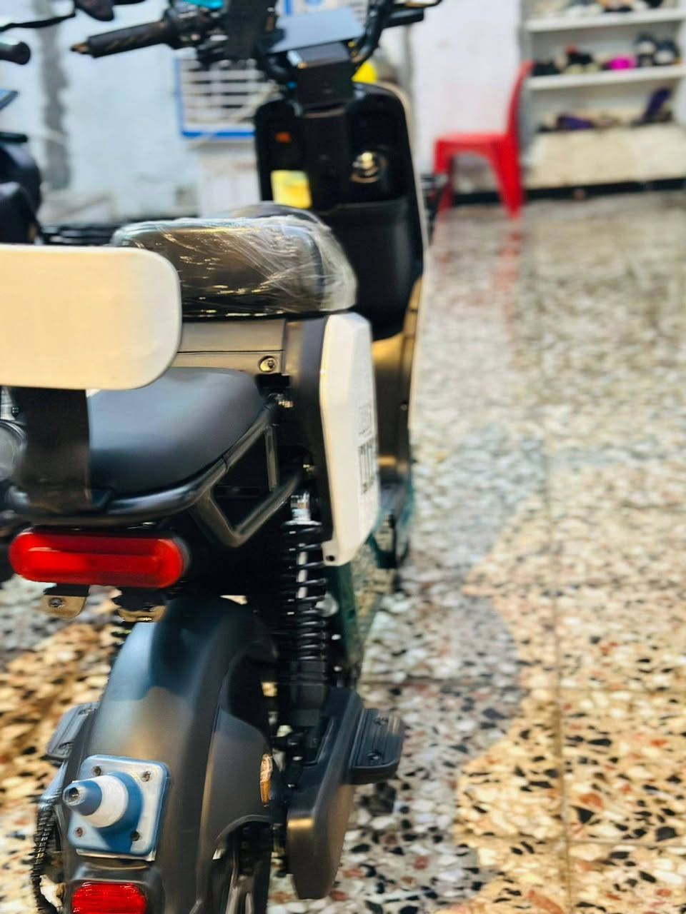 السلام عليكم دراجة شحن للبيع حجم 20 أربع بطاريات حجم كبير الدراجه مابيها شي فول مواصفات ريان التأثيرات مال شركه الدراجه مابيها اي نقص للسستفسار ***********
