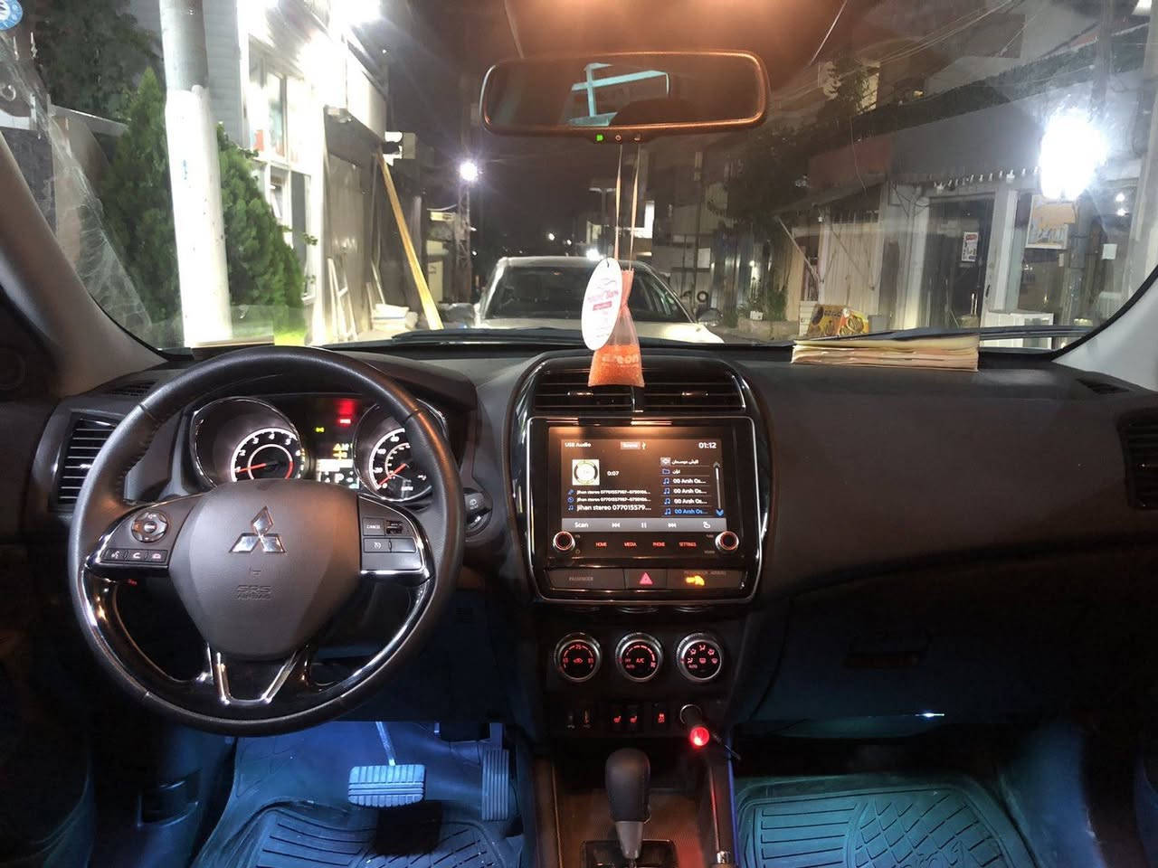 سڵاو هاوڕیان ئەم سەیارە بۆ فرۆشتن میسەر بۆشی اوت لاندەری سپۆرت مۆدیل 2022 بەناوی خۆمەوە یە 40 مایەڵ ڕۆشتوە لە سفریەوە لای خۆمە نمونەیە لەجوانیا دودەگای گۆڕاوە لای سایەقو دوای سایەق ڕەسمی سۆنەرەکەشی دائەنیم  سعری 145 وەرەقەیە پێویستم بە پارەیە ئەگیانا لە 150 کەمی نایەم بەڵام قفڵی 145 گەڵایە فول فول مواسەفاتە بەس سلایت نیە غولە دەبڵ ئەکسلە واتە فولە بۆ پەیوەندی 
*********** viber
*********** korek السليمانية, العراق
