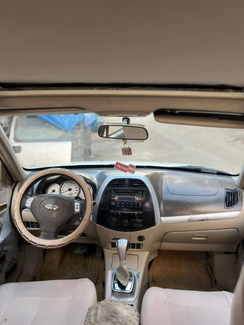 السلام عليكم 
تيكو ٢٠١٢ كير ميكانيكي المرغوب السياره مكفوله ملكطه بس خياساتهه كير محرك تبريد كله فول رقم بابل مشروع وطني 
كهربائيات كله شغال سنويتهه ماساقطه 
*********** السعر ٥٥
