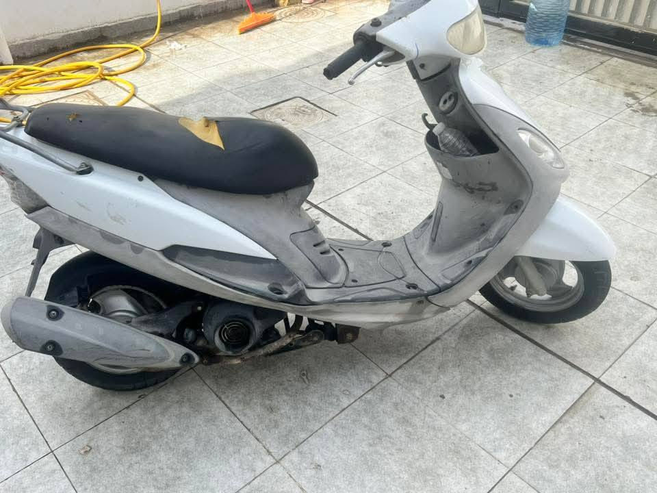 للبيع ماكس منغولي ما مفتوحه سلف باتري جديد اشاير لايت زنون توني مبدل دهن جديد فلتر وعصاره اكسن جديد سعر 750 بيه مجال مستعجل عليه اتصال ع رقم ***********
