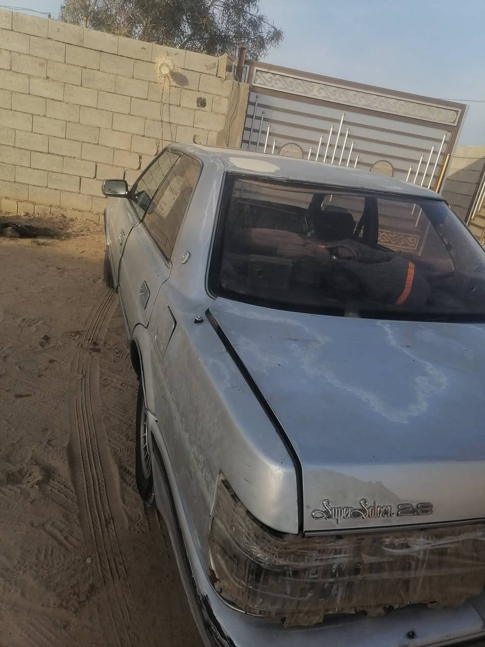 سلام عليكم هارتوب الموديل1991 السياره السنويه ضايعه عندي بيهه واجهيه السياره اضمنلك محرك وكير  يرادله ترتيبات السعر18ورقه بيهه مجال مكاني الرمادي الرقم ***********
