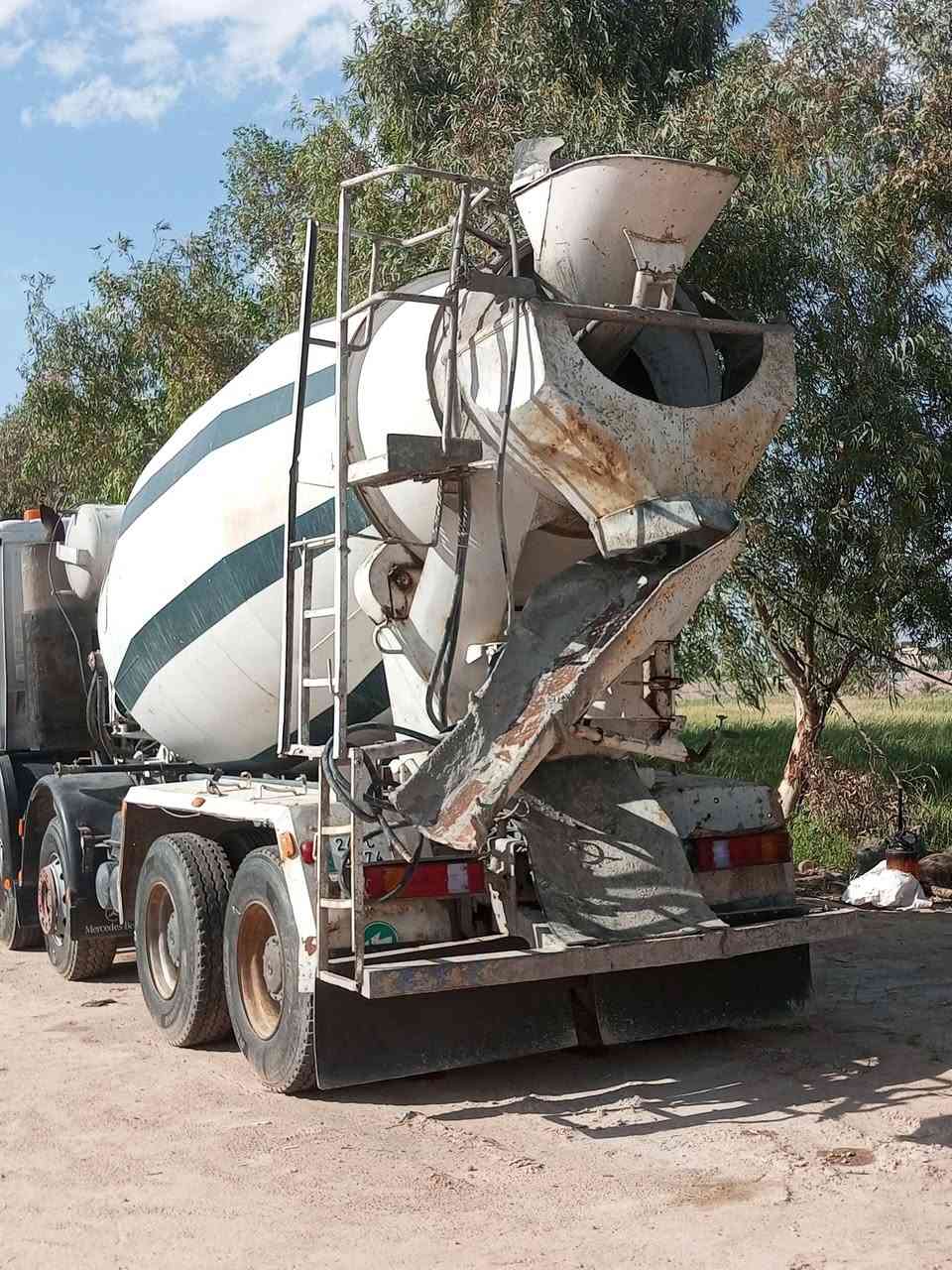 سلام عليكم خباطة كتروز موديل 2002رقم شمالي دولي 10متر المكان كربلاء رقم الهاتف ***********
