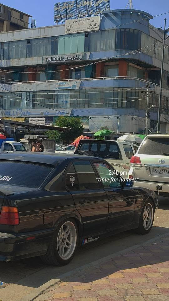 سەرەتا بەناوی خوای گەورە و میهرەبان
 خوای گەورە بیبەخشێ بەو کەسەی حەزی لێیەتی
BMW 525i 1992 
سەیارەکە گێڕ و مەکینە و تەقە و ڕەقە و کارەبای و گشت گیانی بەشەرت 
تەبریت سارد🥶
تەبریت گەرم 😰
لەسەر سویچ 
پێش گەورەی پێش پان 
چوار تایەو  ویلی M هەر چوار تایەی تازە 
بیلاد  M فول فول مواسەفات سڵایت گێڕ تۆماتیک  گزۆر سپۆڕت 
سەیارەکە ئاڕمە ئاڕم و ئەوەلیات و پاکانە و خرامەو دارو بەرد بەشەرت موس و بڕاوە بەشەرت 
هەموو شتێکم نوسیوە بۆ زانیاری زیاتر پەیوەندی بکە خزمەتت دەکەم
ژ.م*********** واطس ئەپ ڤایبەر كويسينجاك, أربيل
