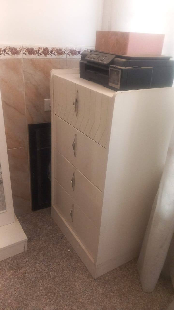 السلام عليكم غرفة نوم تركية للبيع نضيفة جدا استعمال قليل السعر 850 الف مكان بغداد الدورة موبايل *********** يوجد وات ساب
