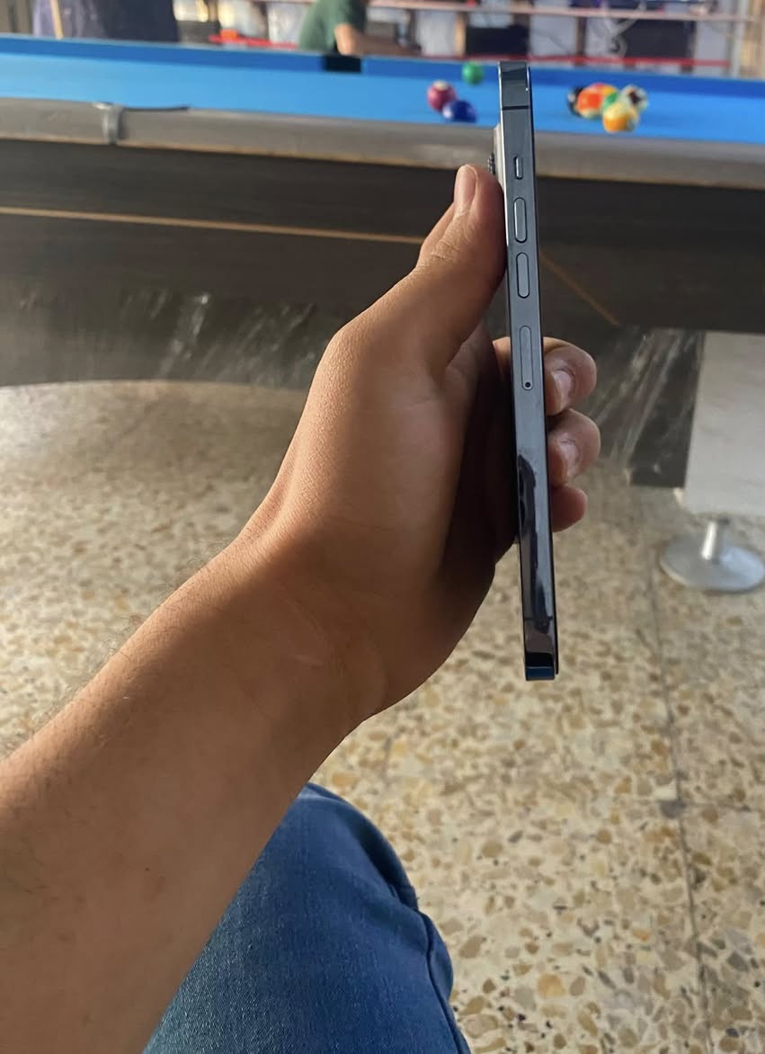 السلام عليكم
ايفون 13 برو ماكس 
بطاريه 89 غير مبدل بلادي 
ذاكره 256 g
الجهاز نضيف مال بيت يعني شحن ما واصل 25 اقل شي يوصل 30 واشحن نضافه الجهاز 95‎%‎الجهاز إذا مفتوح برغي يرجع وكروتك عليه مكاني بغداد الكرخ 
السعر 735 وبي مجال بدون ملحق 
الاستفسار ***********
تحياتي للجميع 💙
@
