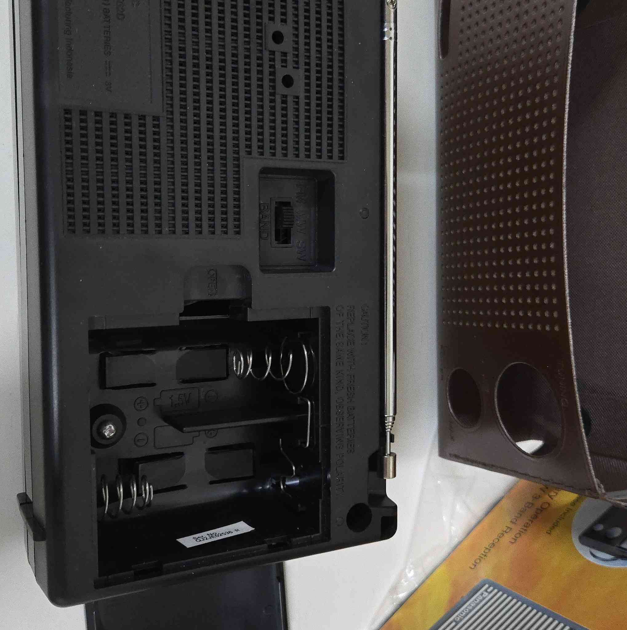 Panasonic
5620-F
راديو زيرو غير مستخدم
يدعم موجات FM/MW SW
استقبال ثلاث نطاقات بجودة ممتازة
سماعة داخلية كبيرة بصوت قوي وواضح
يعمل على بطاريتين حجم 
تحكم سلس بالصوت والتردد
مدخل سماعة أذن
للاستفسار مراسله الصفحه
***********

