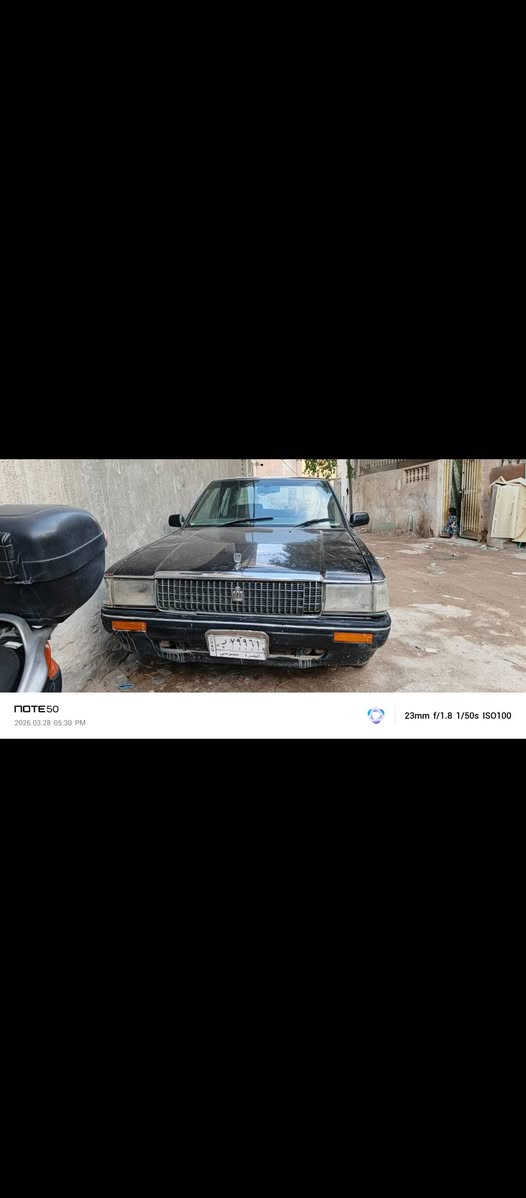 السلام عليكم سيدان 91 سياره حلوه مكينه وينجي كبير مكان السياره القرنه  سنويه منتهيه السعر 35/////***********
