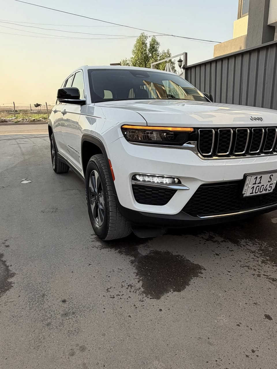 السلام عليكم جيب كراند شيروكي2024 4XE وارد امريكي
           
                 Jeep Grand Cherokee 4Xe 2024 2.0L

         حجم المكينه : 2000  تيربو + هايبرد + بلك ان 

المسافة المقطوعة : 41 الف ميل

حادث السياره : باب خلفيه يمين مصبوغ و حافت باب السكن 
                         

          حالة الايرباك : سليمه بدون ايرباك

#مواصفاتها

1.بصمه

2.ستيرن تدفئه

3. تشغيل عن بعد

4.دمام خلفي

5.كشنات جلد

6.كشن السايق ميمري

7.كشنات كهرباء

8.صندوك كهرباء

9.حساسات خلفيه

10. قطع تبريد 

11.اشاير بالمري

12.رادار امامي

13.رادارات 360

14.ثلاث وضعيات قياده

15. بنوراما فتحتين

16. كير ماوس

17. نظام منحدرات

18. هيترات بالكشنات 

19.ويل كب كروم

20.لايتات لد

21.بكلايت لد

22.كشافات

23.بصمة ابواب

#السعر :  330$ و بيه مجال

تفاصيل اكثر هذا ☎️رقمي *********** تحياتي 

مكاني بغداد
