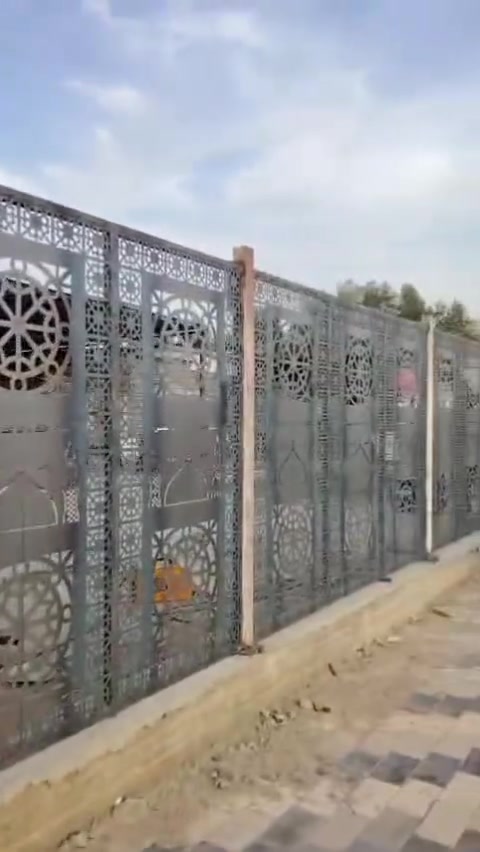 حداده متنقله نعمل جميع اعمال الحداده 
***********
