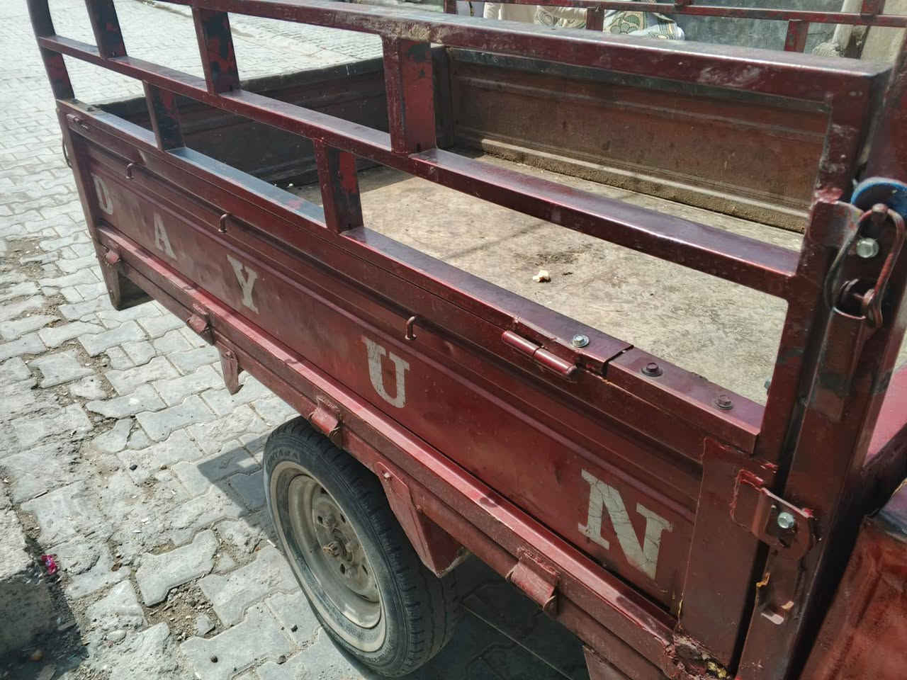 سلام عليكم ستوته دايوان للبيع موديل 18 ستوته المحرك 20 المكان حي أور سبع قصور سعر 800 وبي مجال رقم انتصال ‏‪***********‬‏
