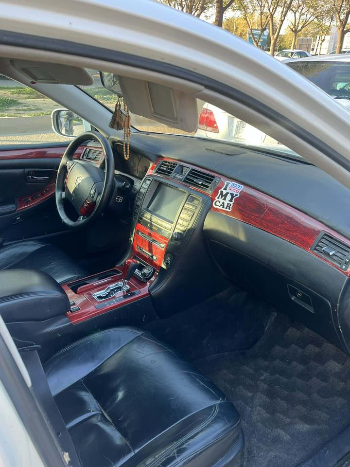 شاهینە سپۆرت 

2007

ساق ساق
بچووک بە بچووک

بەس سڵاید نیە  فول

ساج سوور کوشن جلد و هیتەر 

بۆ عەیبوو شت مەگەڕێ 

2 پارچەی ئەوروپای هەیە 
هەموو شوێنێکی بە لۆکی ماوەتەوە

لە کەلارم 
موشتەری نیت سەرمان مەیەشێنە لەگەڵ ڕێزم
0777 885 8481
