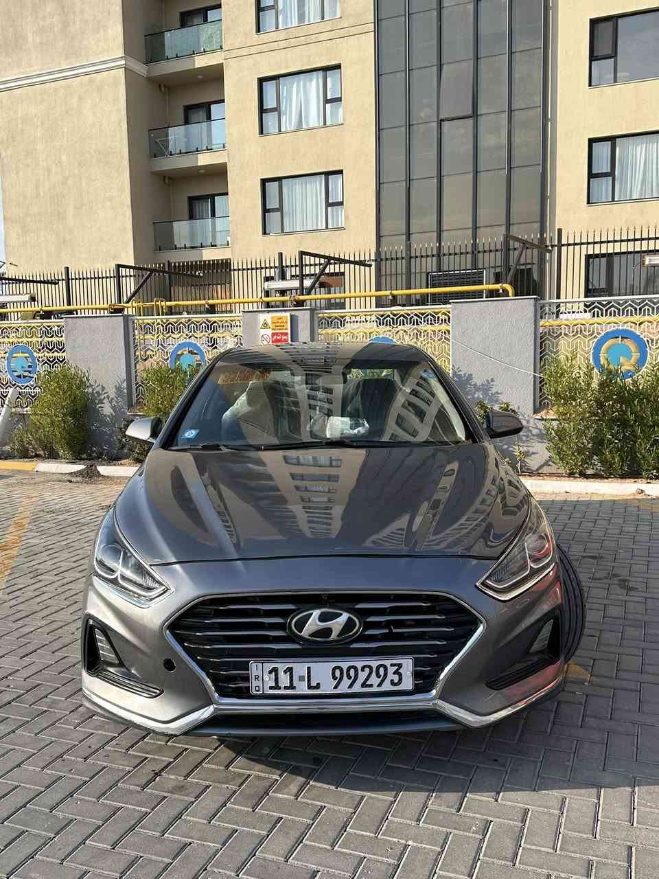 السلام عليكم
للبيع  او مراوس حسب القناعه 
سوناتا ٢٠١٩ وارد امريكي 
حادثه جاملغ وربع البنيد 
وبلعراق بيه بابتين وجاملغ خلفي 
يعني صبغ صفحه وبنيد 
وبيه بارد بلجاملغ الخلفي 
بدون دواخل 
الغد شاصي تكم مكفوله 
نص موصفات 
محرك ٢٤٠٠ جي دي إჂ̤ 
دواخل لوينن 
شاشه جبيره 
كامره دواره 
رادار جانبي 
٣ وضعيات قياده 
فول تحكمات استرين 
تبريد + تتفئه خير من الله
السياره جاهزه من كلشي فضل الله 
رقم بغداد الدولي بسمي تحول مباشر 
السعر ١٢٧ وبيه مجال بسيط 
*********** زيد 
مكاني بغداد حي الجهاد حي الحسين
