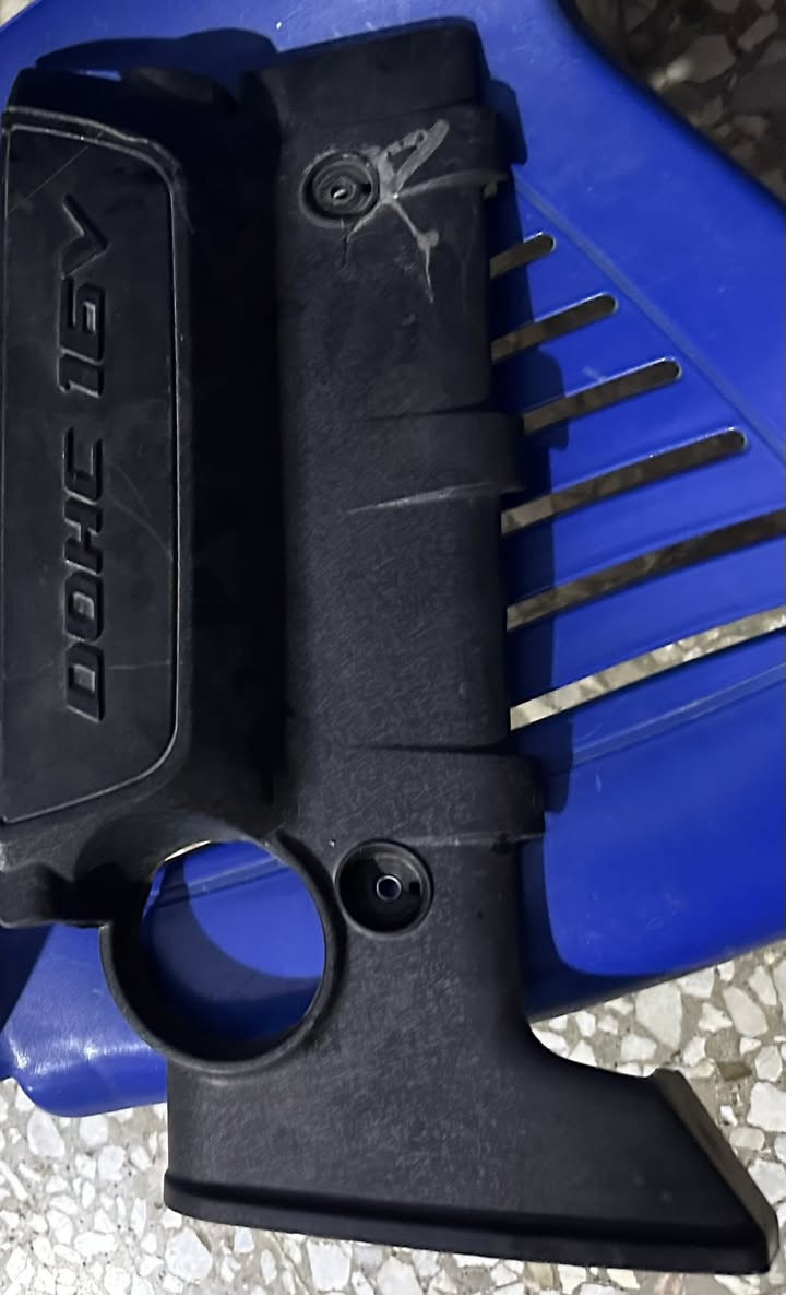 للبيع غراض الانتره مقدس امريكي
البور والعنبار صارت عندي مشكله وبدلت طلعت مو من عدهن 

والباقي الغراض بدلت مكينة وطلعت هذني الغراض 

***********
