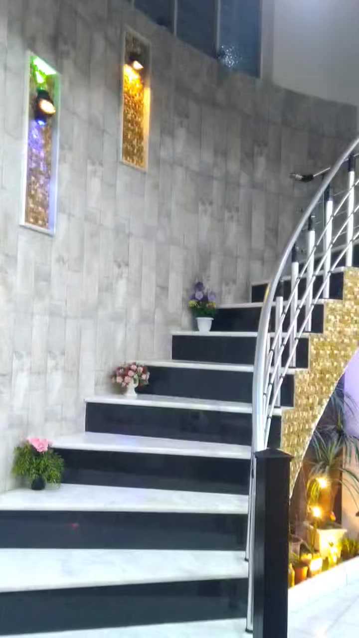 سلام عليكم
منزل 🏡 للبيع  ( زراعي سند 25 ) 
((( البيت له  شارع  امامي و خلفي )))
طابق واحد + الثاني مجهز له 
1_ مساحه 270 متر 
2_ كراج سعه سيارتين 
3_ صحيات خارجه 
4_ حديقه جاهزه كبيره 
5_ مطبخ و مدخل الى استقبال 
6_ صاله  و غرفتين  و  منور 2  و صحيات سويت 
7_ (( خدمات نقص _ مجاري و تبليط  واصل العمل خلف البيت )) 
8_ سبتتنك مجاري بسعه الكراج  
9_ سطحين  كاملات  مطبك شتايكر 
10_ بناء حديث منذ سنتين 

عنوان // حي الجمعية شارع حبيب بن مظاهر الاسدي 
هاتف // *********** __ ***********
