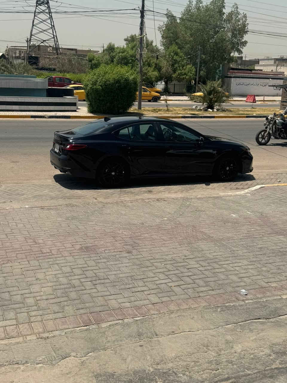 للبيع 
 كامري SE Hybrid 2025
حادث مثل ماموجود  بلصور بدون تبديل بدون صبغ 
📍 الموقع:  بغداد الدوره ابو دشير 
السعر :- علق ويجيك مباشره 
📞***********  

* ماشيه  : 15500 مايل 
فقط 
( Eco / Normal / Sport )ثلاث انضمة قياده 

* رادار أمامي+ تحديد مسار  + قياده ذاتيه + تحذير تصادم 

* حساسات النقطة العمياء بالمرايا (Blind Spot Monitor)

* مثبت سرعة ذكي+ نظام المحافظة على المسار
* كاميرا خلفية دواره  

* Apple CarPlay و Android Auto
HAND BRAKE + AUTO HOLD

* شاحن لاسلكي + منافذ شحن TYPE Cسريع 

* السيارة نظيفة جداً وحالة الوكاله وجاهزة مابيها اي نقص
الي يريد صور الحادث يراسلني خاص فقط بارد بلجاملغ والبنيد شويه

