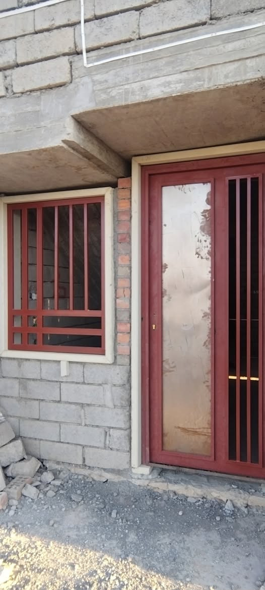 حدادة السلطان
ناحية الشورة 
(حمايات وأبواب حسب الطلب)
ملاحظة/ :الأبواب بديل خشب ولكن صاحب البيت  أراد أن نغلق الأبواب بشكل مؤقت حفاضا على الخشب ان يتضرر
*********** واتساب
*********** اتصال
حسين
