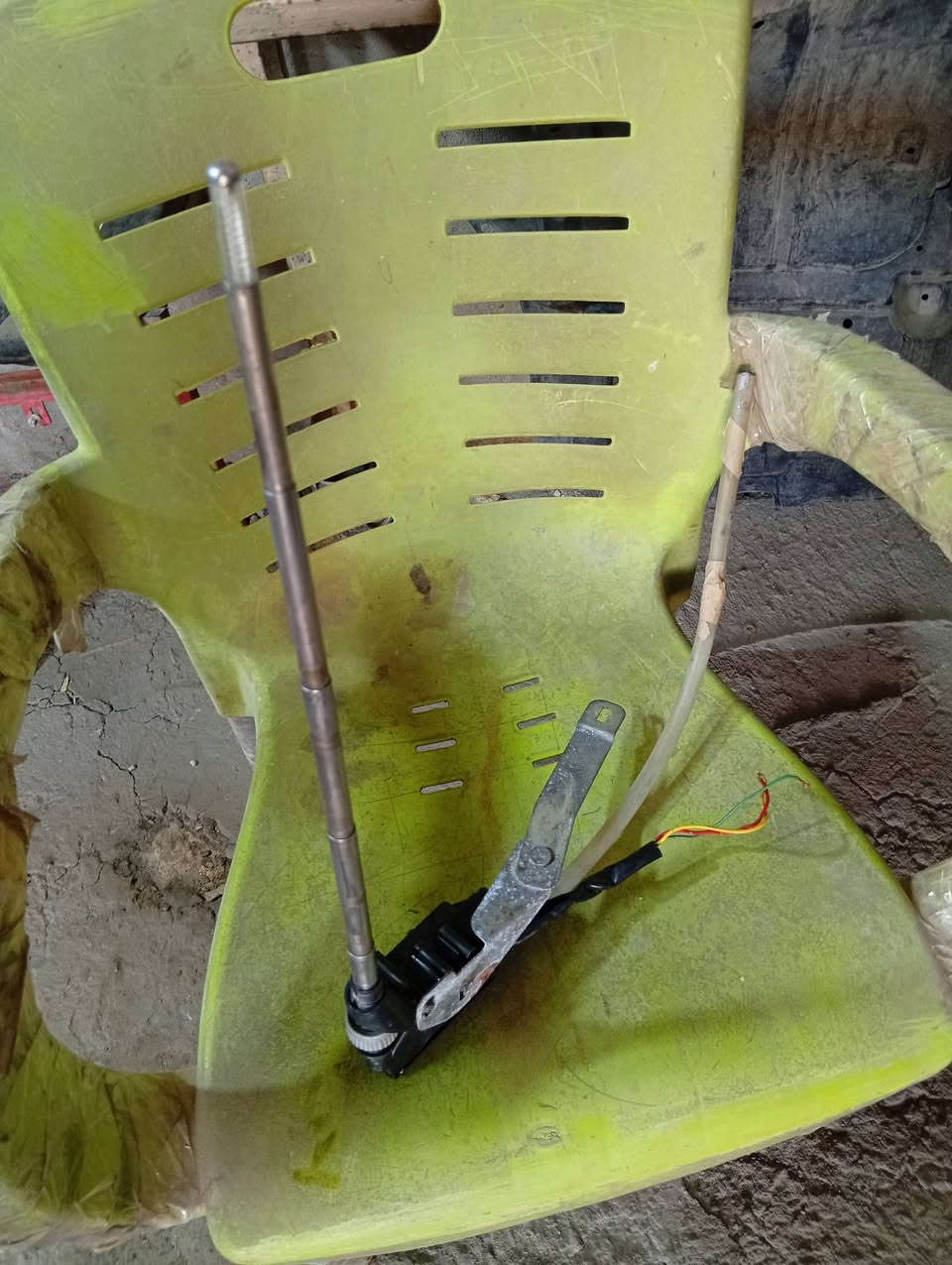 السلام عليكم
اريل 43كرستال خلفي شذرته تخربط فقط 
كامل ملحقات العنوان 
الحله الحمزه الغربي 
*********** السعر 60 الف
