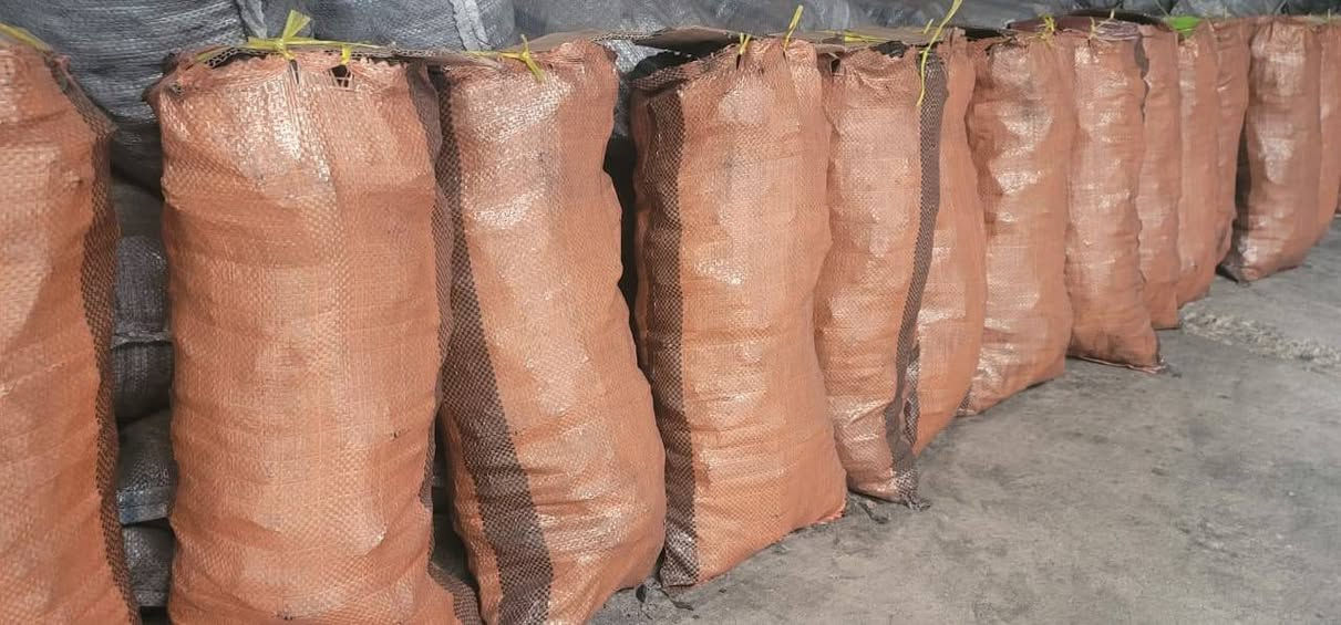 السلام عليكم ورحمة الله  يتوفر فحم فواكه عراقي  مستعدين التجهيز المطاعم والمخازن الفحم شرط عل فحص وضمان قبل التنزيل من السياره  اي طكه شراره الفحم مرجوع
مفرد و  جمله اخوان اقسم بالله العضيم الفحم ابيعه عل فحص 
تفتح الكونيه تفرغها كلها اذا مو زينه احملها واروح وسعر مناسب اريد اسوي معاميل مكاني بغداد تقاطع درويش ***********
السلام عليكم ورحمة الله  يتوفر فحم فواكه عراقي  مستعدين التجهيز المطاعم والمخازن الفحم شرط عل فحص وضمان قبل التنزيل من السياره  اي طكه شراره الفحم مرجوع
