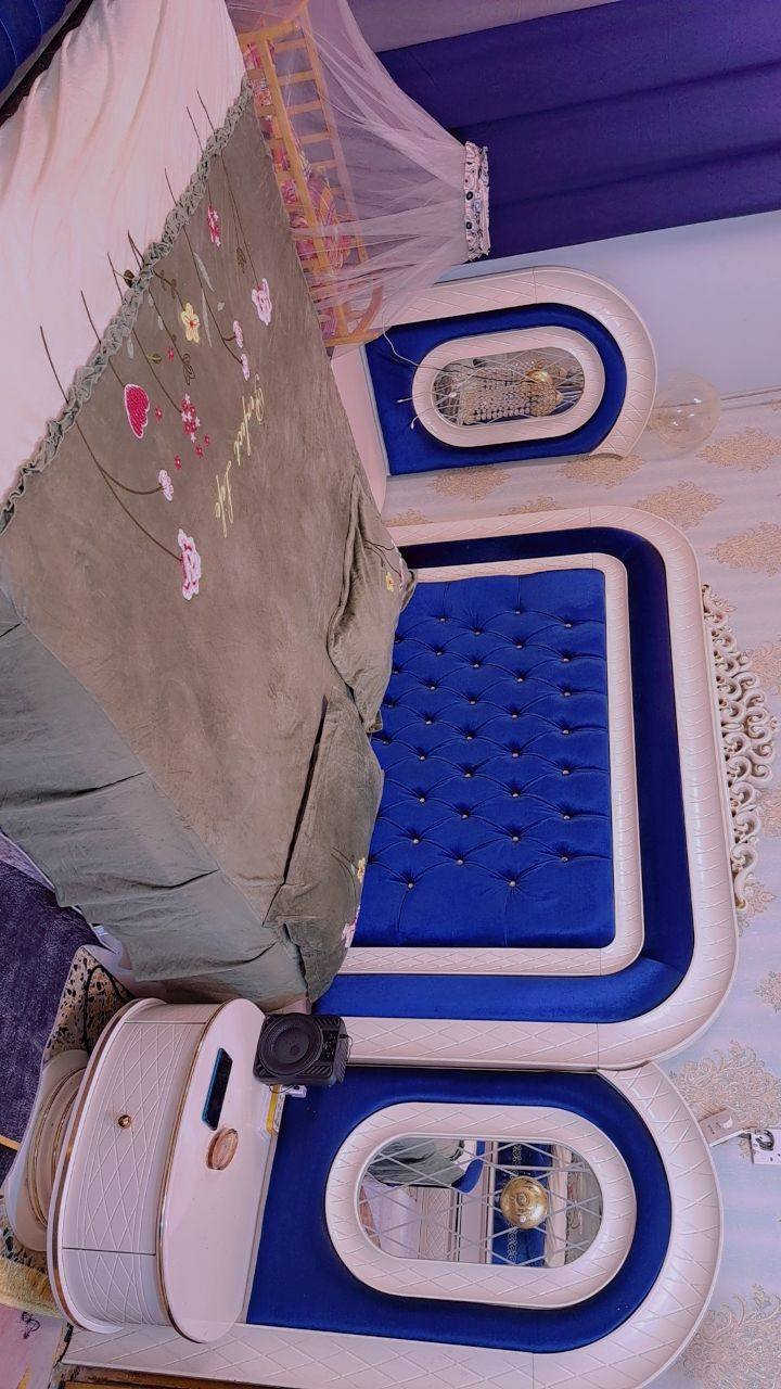 غرفه ضخمه للبيع ماخذيها مليونين و٣٠٠
رايديها مليون و١٠٠ بيه مجال قليل ***********
