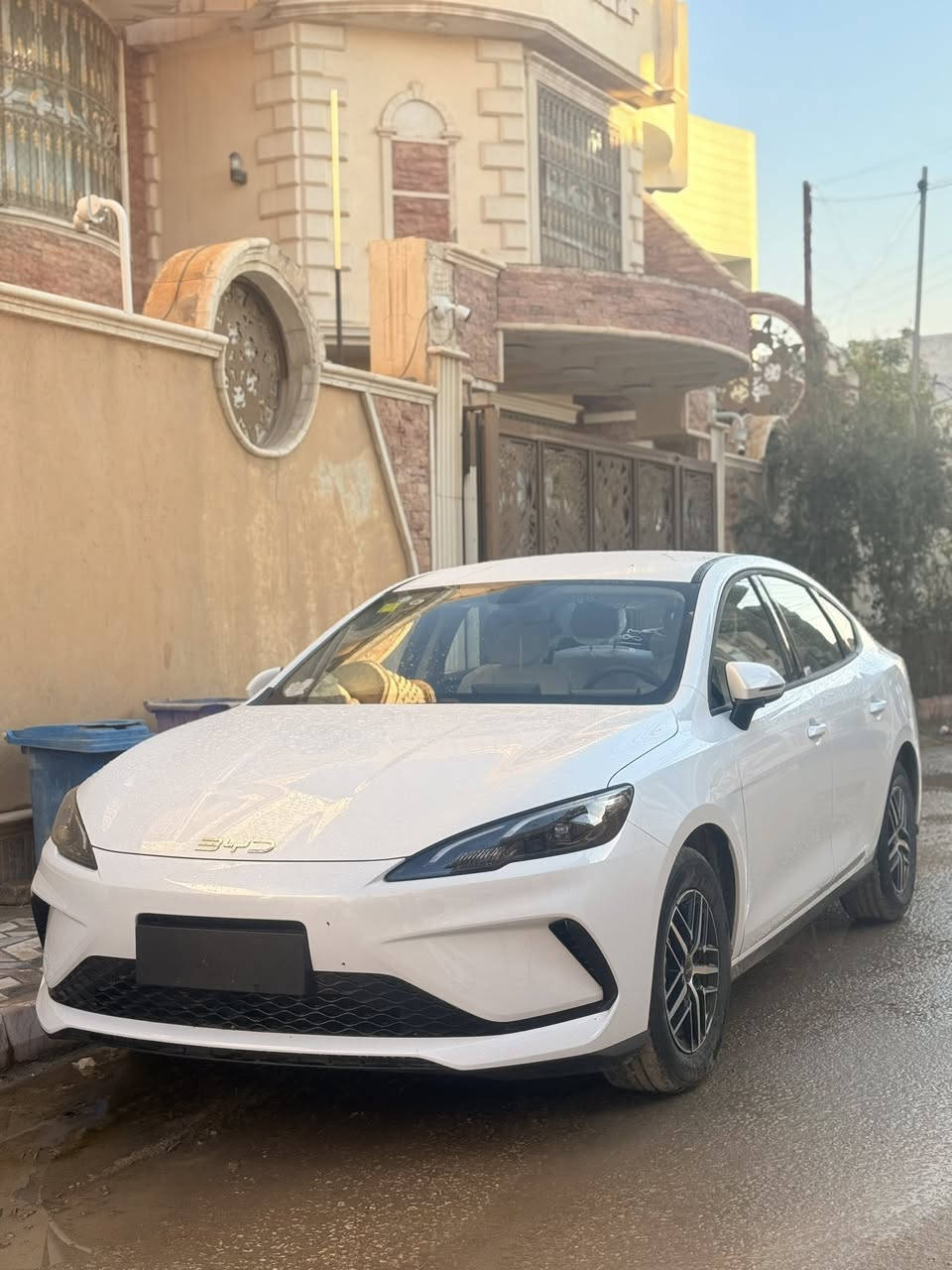 بي واي دي سيل فايف زيرو ماشي 2000 رقم بابل باسمي داخل ابيض فول  مابيهه ولا زلغ سعرهه 130 وبيهه مجال ***********
***********
مكاني بلحله مركز
