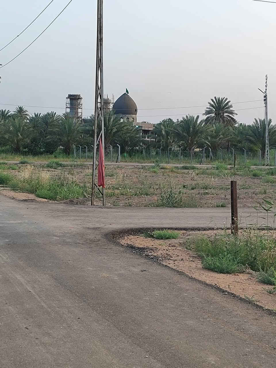 قطعه ارض للبيع مساحتها  730متر طابو صرف يم سيد صالح اله طريق المعاره وله طريق ثاني طريق يا حسين سعرها 45وبيها مجال شي بسيط أي استفسار اتصل على الرقم التالي ***********
