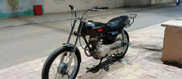 السلام عليكم اخواني دراجه رياضي للبيع فول رياضي شغال كامل جاهز سعر 200 قفل عنوان العياضيه رقم تليفون ***********
