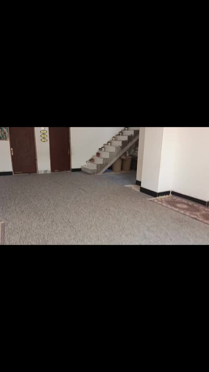 على بركه الله
بيت  للبيع مساحه ٣٠٠م
مع ارض زراعي مساحه دونم ونصف 
مقابل ملعب الهلال 
يحتوي على غرفتين نوم وصاله ومطبخ 
وحمامات عدد٣
للاستفسار مكتب احمد راجي للعقار
***********
