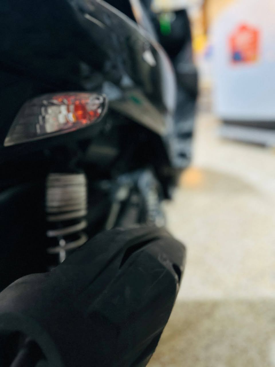 السلام عليكم
جي تي ار للبيع  موديل 2012

مليون و450 وبيها مجال حك الجيه 

الدراجه كفالة عامه 

الرقم ***********
