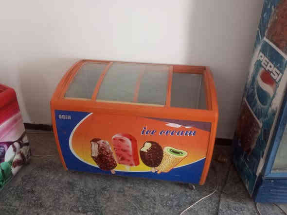 للبيع عارضات ومجمدات نضيفات وشغالات على الفحص السعر 850 وبيهن مجال الاستفسار على  ***********
