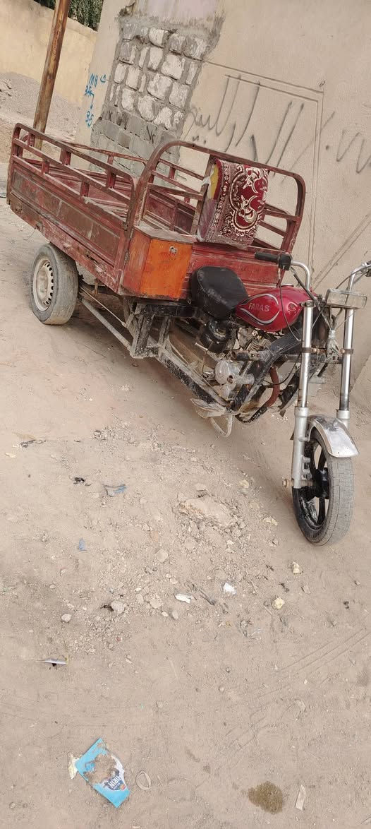 ستوته لي فان موديل 13 رقم ابيض ستوته ما عوزها شغل ومحتاج سعر 1500 وبيها مجال *********** واتساب
