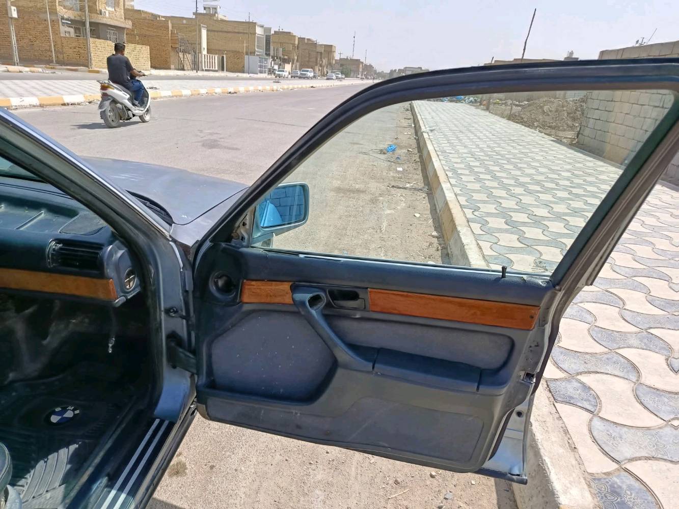 السلام عليكم بي ام  للبيع 735 موديل 90 
 السيارة تريد ترتيب مكينة حاوية 
گير بيه تاخير بالنمرة الاولى 
تبريد شغال ، نقص غاز فقط
رقمهه انبار ، عندي وكالة اداور لك ثاني يوم 
السعر  25 وبيه مجال
 مكاني الناصرية 
 التصال على ***********