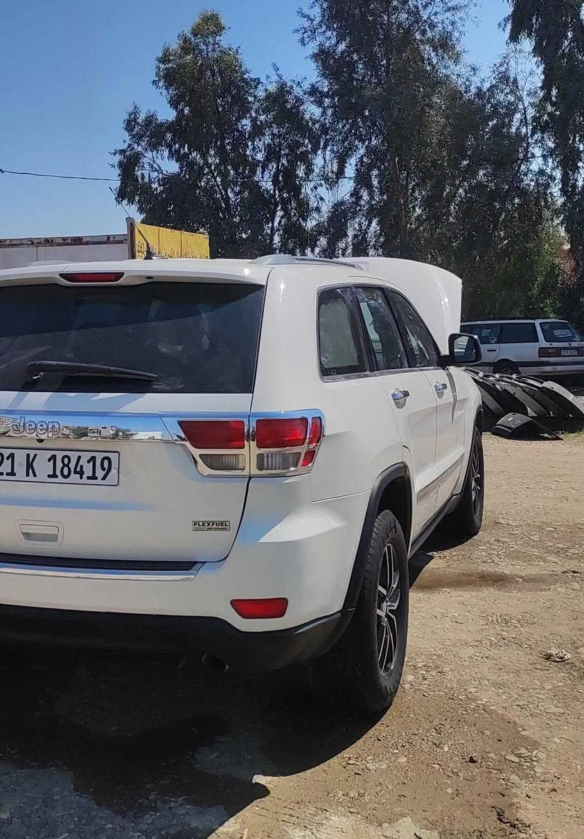 جيب لاريدو 2012
السعر 175 وبي مجال للبيع او مراوسة بيكم حسب القناعة
سيارة مكفولة من كلشي من حادث تبديل گصة عدا الي مأشر بالصورة بالخط الاسود بارد فقط كلش قليل
مكينة 6 سلندر 3600 
مكينة كير اكسل مكفولات 
صدر امامي خلفي جديد شرط 
تخم تاير نضيف
كهربائيات كلها شغالة تدفئة تبريد خير من الله 
رقم سليمانية جديد سنوية لل 30 ب اسمي تحويل او وكالة
مكان السيارة كركوك 
اتصال : ***********
