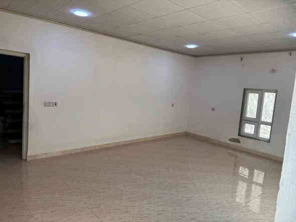 السلام عليكم بيت للبيع مساحة 155متر  واجهة 12 في محافظة ديالى - خانقين - كهريز السفلى  بالبدايه يطل عل شارع السايدين البيت قريب عليه المدرسة وأسواق وافران كلهن قريبات بيت كله مرمر  مكون من
حوش جبير يتسع سيارتين 
استقبال كبير 
مطبخ 
غرفة وصحيات وحولي 
السعر (((29)))مليون وبي مجال بسيط تسليم مفاتيح بأسبوع 
الرقم ***********
