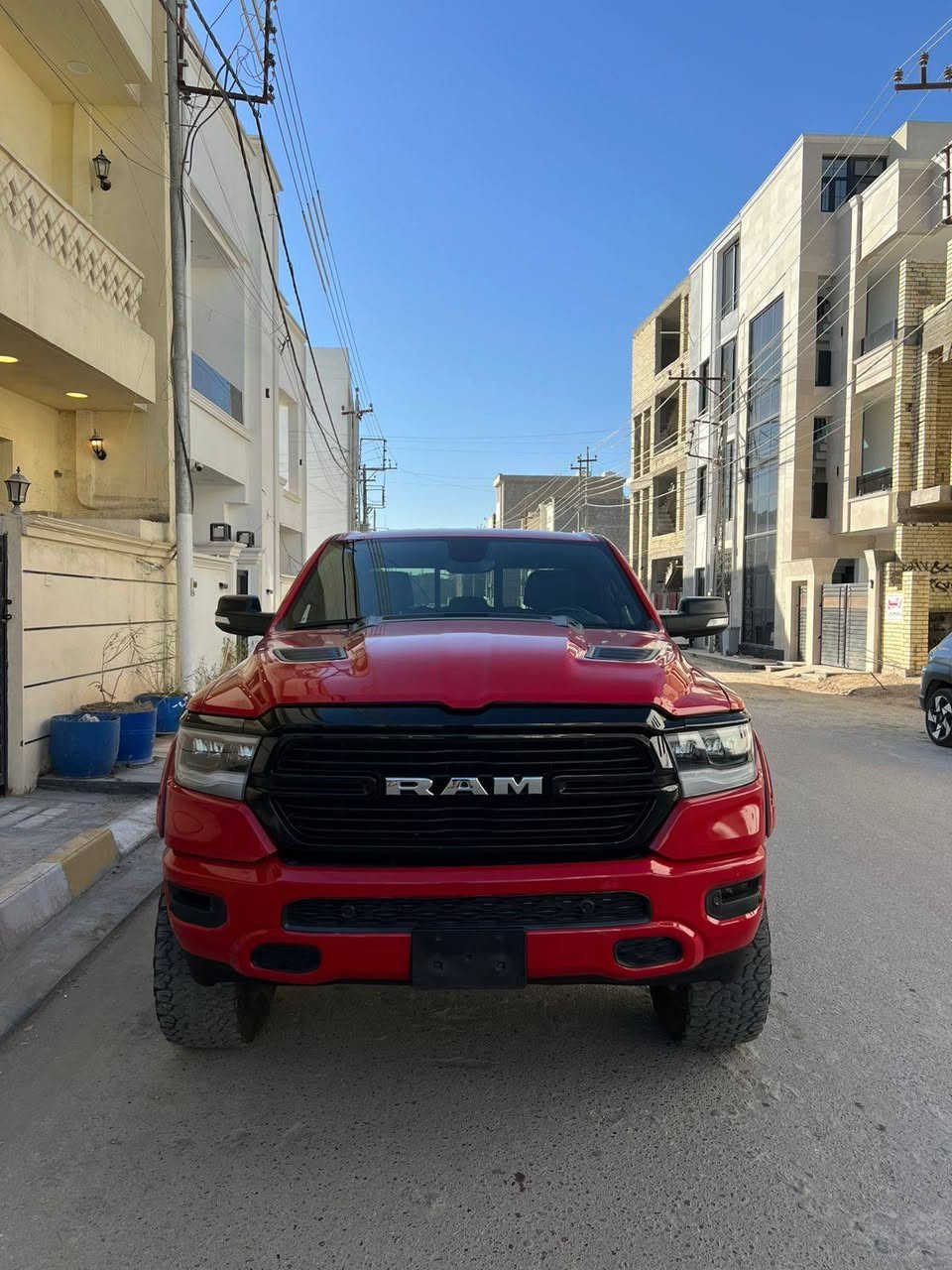 سلام عليكم خوان دوج رام 22فول عده فتحه ماشيه 20حقيقي علو بلد من امريكيه مرقمه بسمي رقم بغداد بيع 35الف دولار مراوس او بيع ترهم شعدك رسلني وتساب اواتصل هلا هذ رقم ***********ضرار ربع بنيد وخشم جملغ فقط صور حدث موجوده وسونر موجود ترهم سيارتين مومشكله
