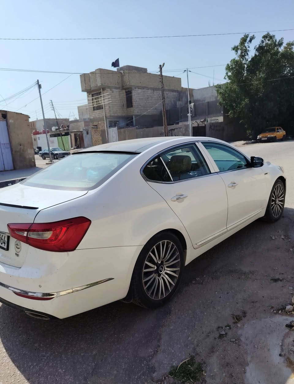 السلام عليكم كيا كادنزه للبيع  موديل 2014فول موصفات واحد عل واحد معرفه موصفاته خليجي  حداديه جديده تخم تاير باتري جديد سايد بريك بصمه ابواب بصمه شفتات ستيرن رياضي لايت زنون سياره بسمي تحويل ثاني يوم بيه شبر صبغ بل جاملغ وطرف البنيد بدون معجون بس رشوالباقي كفاله السعر135 وبيه مجال عنوان كربلاء ***********
