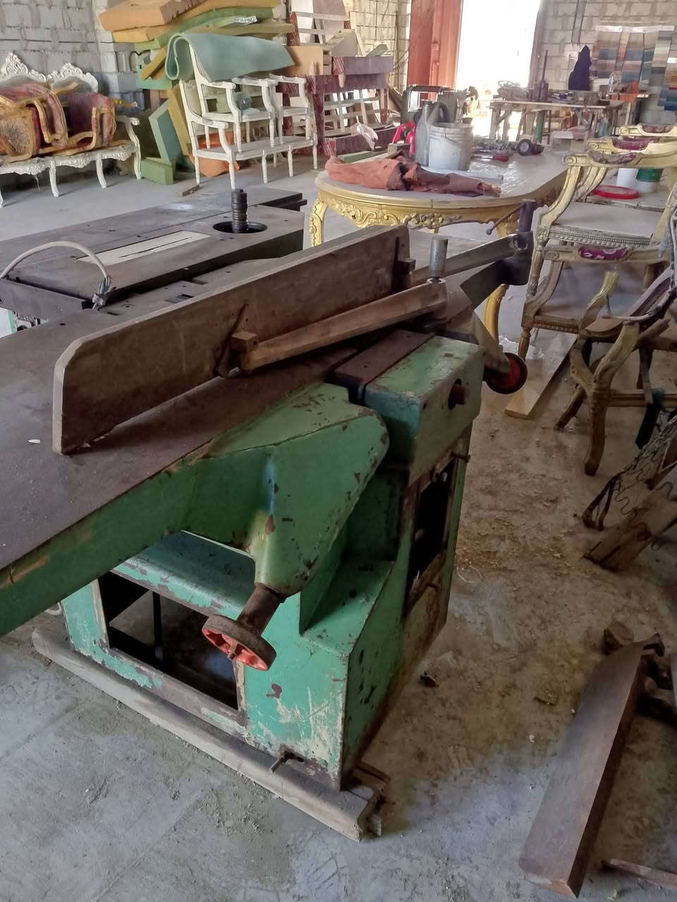 السلام عليكم مجموعه يطالي الفين وميتين السعر 3ملاين وربع وبيه مجال ويوجد منشار 900سيفه ومنشار 600سنتريو الاتصال عل رقم ***********العنوان بغداد متواجد عل الواتس اب بسب وعود الكاذبه اعاده النشر
