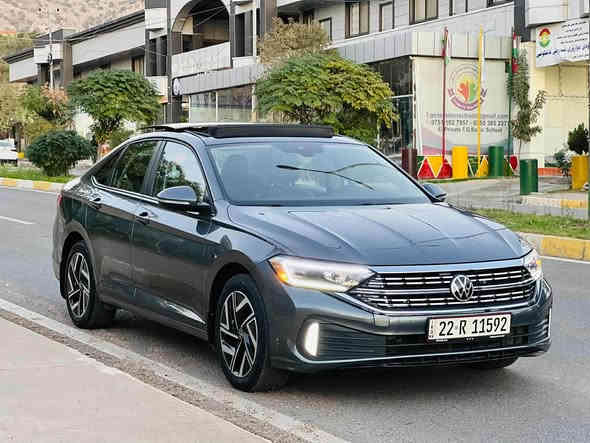 Jetta 2022 SEL Premium 
مەکینە 1.5 تۆربۆ
کلین تایتڵ بێ پارچە تەنها کەمەک تەعدیل
بێ ئەیرباگ بێ ناوگرتن
ویل کڕۆم
دەشبول ئەلکترۆنی
Wireless Apple CarPlay
Wireless Android Auto
Wireless Charging 
ئۆتۆ هۆڵد
پانۆراما
بەسمە
شەغال
کوشن کارەبایی و خەزن
کوشن جلد
کوشن سارد و گەرم
ڕادار
خەتی جادە
یاریدەدەری پێشەوە و برێک ئۆتۆماتیک
حەساسی باران
کڕوز کۆنتڕۆڵ (تحدید سرعة)
کامێرای دواوە
سەماعە beats audio
ناو ١٠ ڕەنگ
سێ مۆدی لێخوڕین (Eco
***********, Normal, Sport) كويسينجاك
