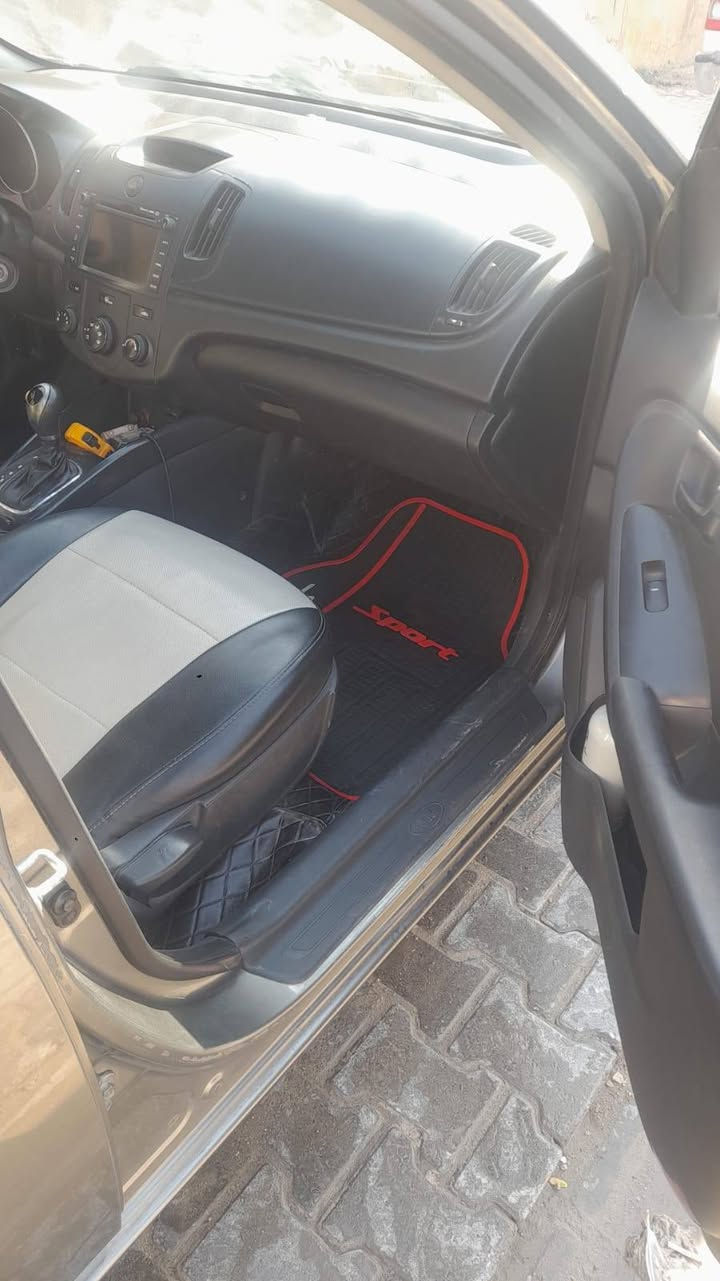 سلام عليكم 
سيراتو موديل 2012 كفاله عامه من ضربه وصبغ 
رقم أربيل تحويل مباشر راعيه بغداد 
رقم جديد سنويه جديده 
السعر 107 وبيه مجال بسيط
مكاني كربلاء/***********
