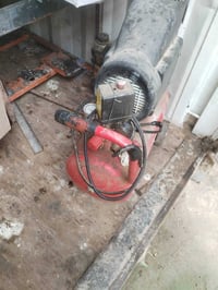 ،،،،، كمبريسر شغال مابي اي عطل....... السعر 75 الشراي يتصل 07507125890