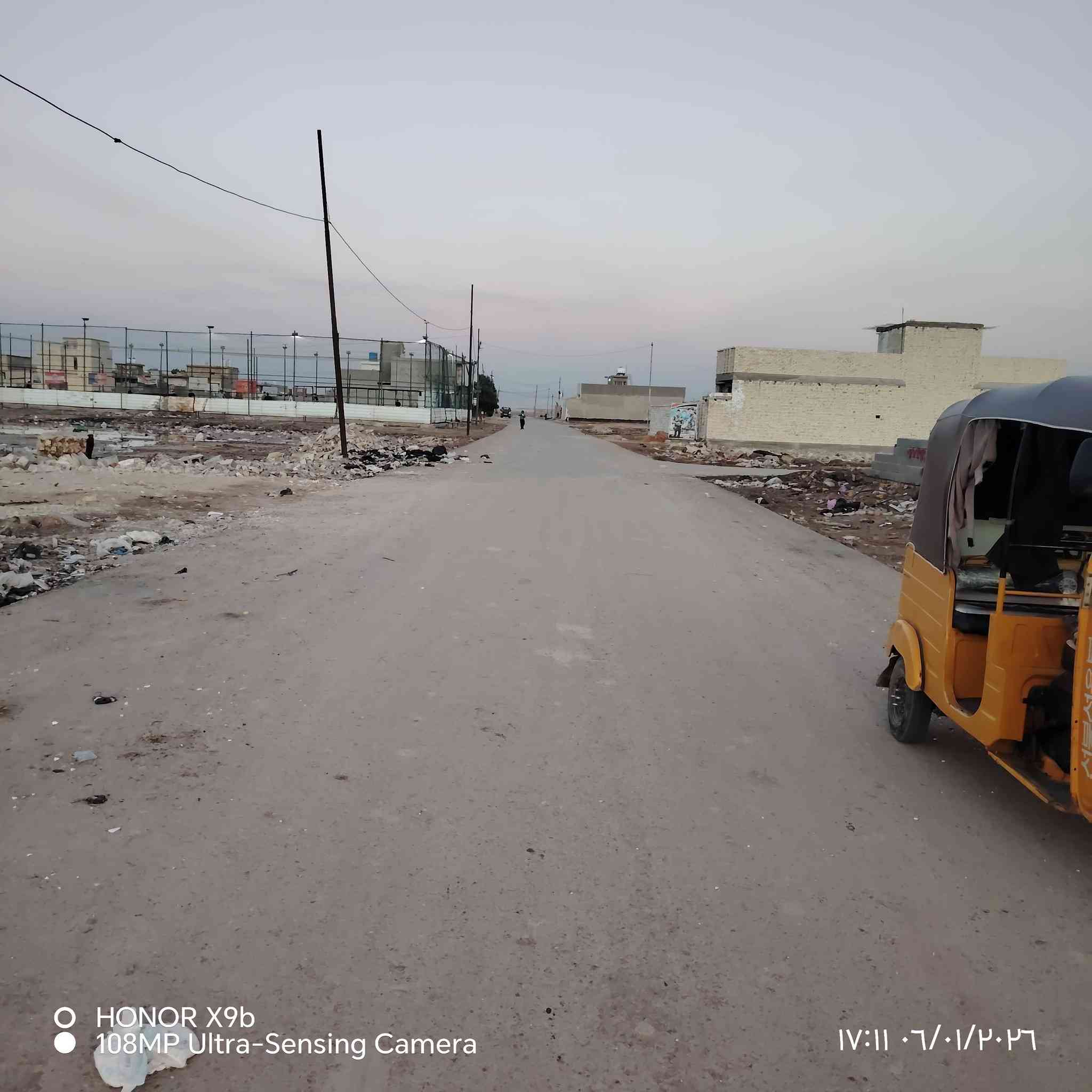 السلام عليكم قطعه ارض البيع المساحه ٤٠٠متر تتوفر كافه الخدمات مي ومجاري وكهرباء وتبليط عرض؛ شارع ١٣متر سعر ل٢٠٠ ب٢١ وبيهه مجال قليل لعنوان الحميديه شارع سيد عوده *********** /***********
