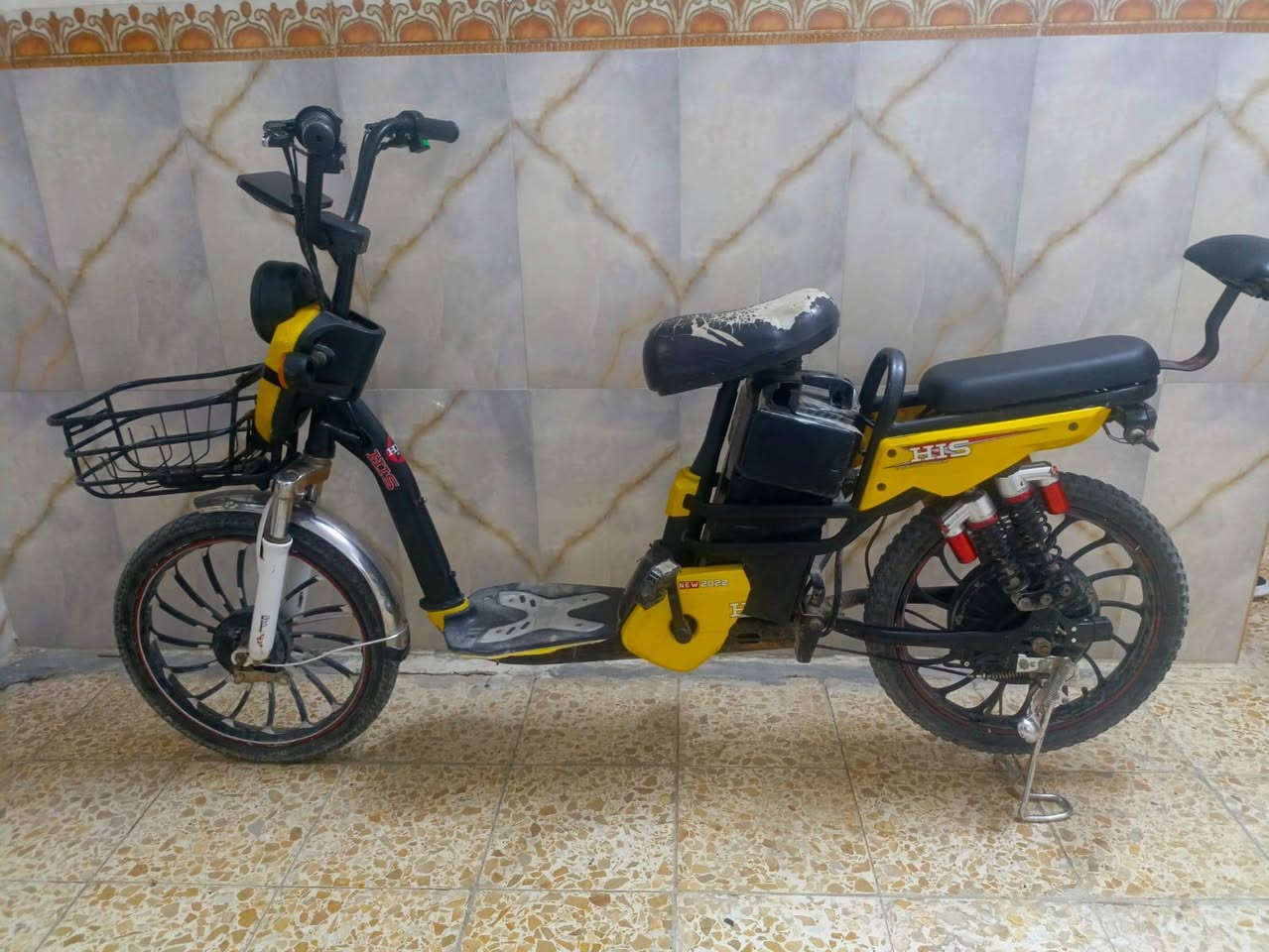 سلام عليكم دراجه شركه HIS بطاريات جدد وعقل جديد الدراجه شغاله ما عايزه شي السعر 100
***********
