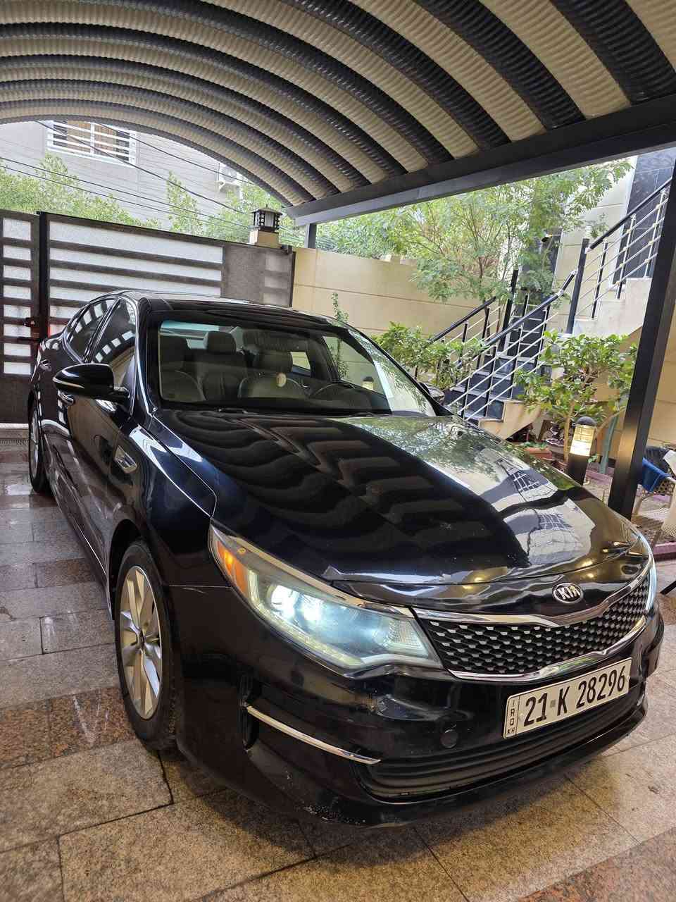 اوبتيما موديل 2018
وارد امريكي حادثها بس بنيد مصبوغ بدووون دوااخل وصور الحادث مرفقة معها ورقم الشاصي موجود 
السيارة جديدة بمعنى الكلمه ومابيها اي نقص 
ماشية 58 الف ميل 
مواصفاتها فوووول الفل 
وباسمي وهزتها جديدة 

مكاني بغداد حي العدل 
السعر 143 ورقة وبيها مجال 
***********
