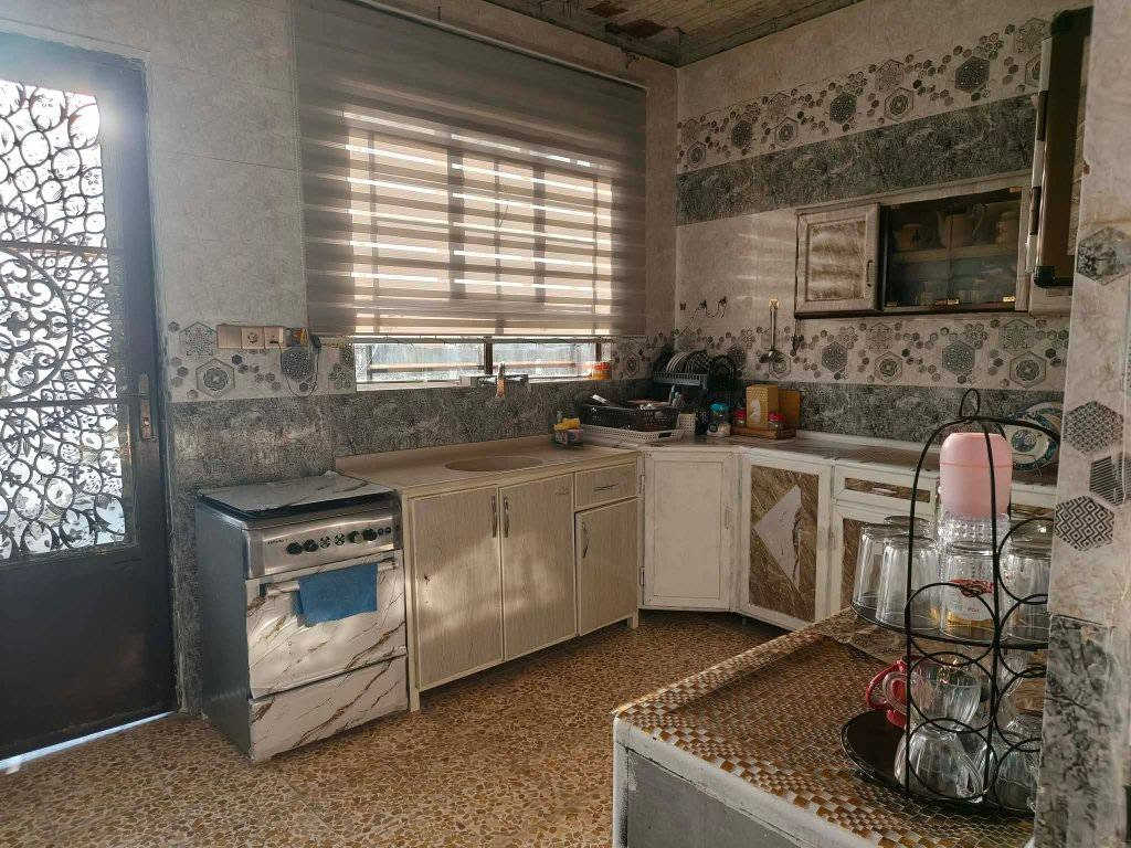 بيت للبيع عبور الثانيه مساحه 170واجه 10 كرت بلديه قرب بيت الشيخ السعر 38وبي مجال التواصل ***********
