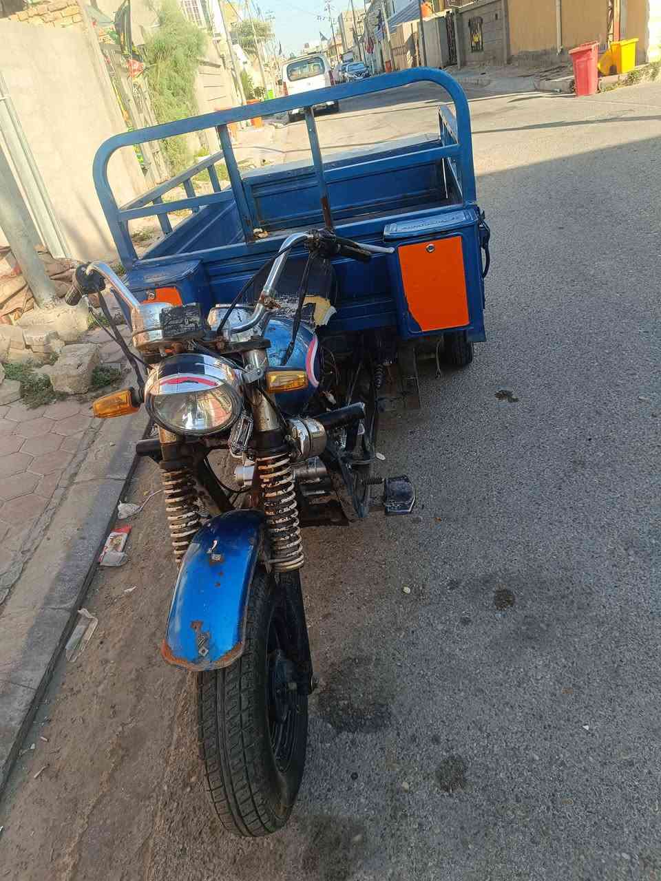 ستوته دايوان موديل 18 مكينه صارلهه شهر من مشدوده تخم تاير جديد جاهزه من كلشي السعر واحد و650 وبيهه مجال بسيط
عنوان كوت دور العمال
***********
