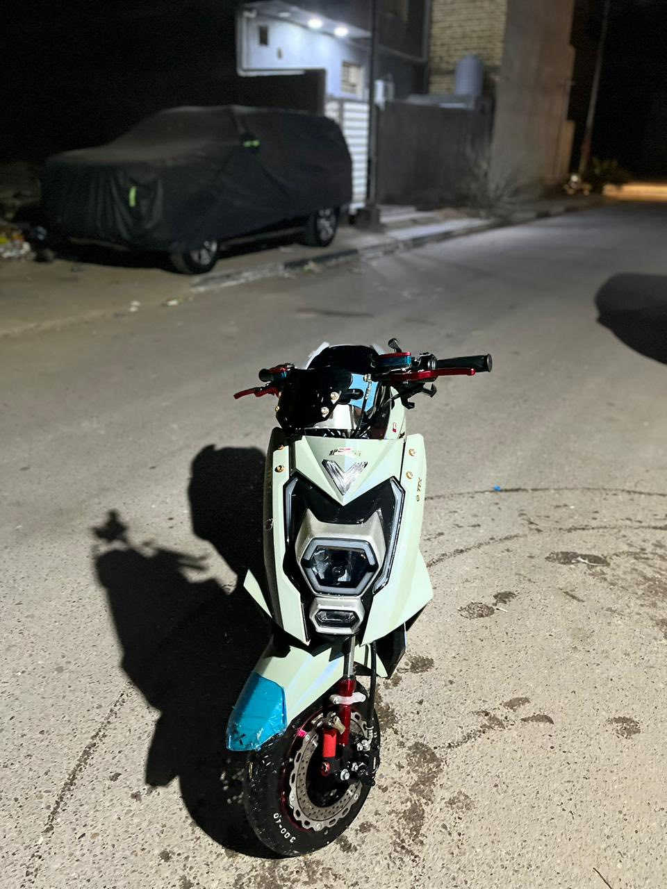 سلام عليكم دراجه سكنس شحن الحجم وسط موديل 2026 الدراجه نضيفه ومرتبه حيل شخط مابيه الدراجه سريعه وشلعته حلوه الدراجه نقص فقط شاشه والبك مايشتغل السعر 800وبيه مجال بسيط  البصره يأسي خريبط قرب مدرسه حاتم الدراجي للتواصل ***********
