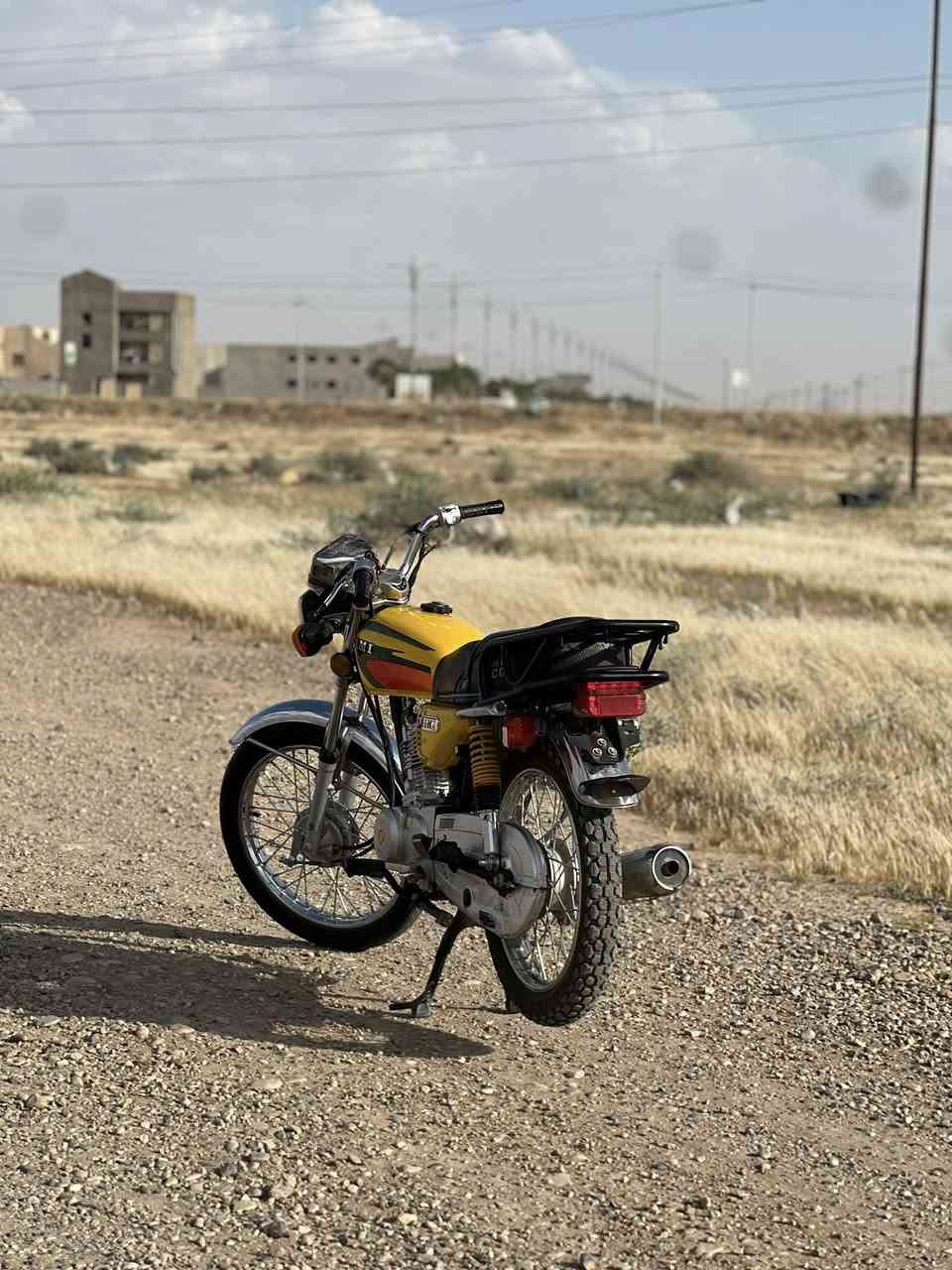 للبيع نامه 24 نضيفه مناقصه كلشي سعره 600 وبيه مجال خاص موجود الرقم ***********
