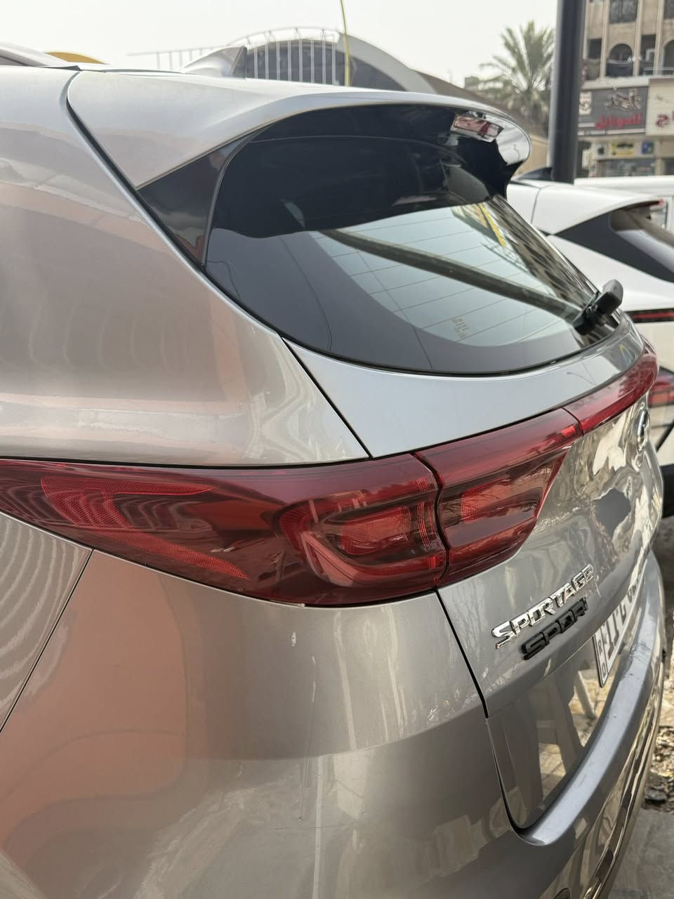 السلام عليكم كذا سبورتج 2021 أمريكي بدون ايرباك حادثه 
بنيد فقط صور الحادث موجوده بس باخين كلير فقط في الجاملغ 
السياره 
مكينه 2400
كشنات جلد 
رادار امامي
نقطه عمياء 
قطعتين تبريد 
بعد هواي موصفات 
الاتصال ***********
