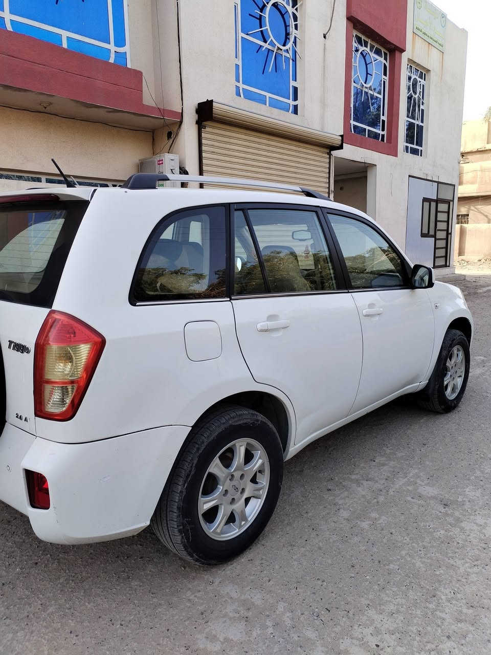 السلام عليكم للبيع تيكو موديل ٢٠١٤ رقم بغداد كير ميكانيكي مكينه ٢٠٠٠ مكفوله من الصبغ والضربه والخياس سياره جاهزه مابيه اي نقص مواصفات فتحه تحكم ستيرن تدفئه بالكشنات شاشه وكامره مكان السياره سريع حي العامل مجاور مسبح الرافدين السعر ٧٦ تلفون ***********
