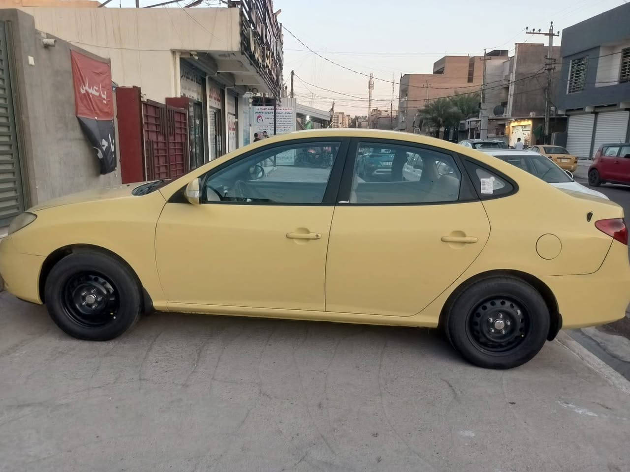 سلام عليكم النترا للبيع موديل 2011 خليجي ليموني شركة عامة مكينة 1600 دكشن عالي رقم بغداد السعر 105$ مكاني بغداد الجديدة للاستفسار *********** السيارة جاهزة بدون اي نقص

